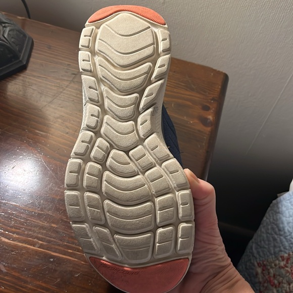 Skechers stretch air-cooled memory foam slip on navy sneakers size 8 worn once - Picture 4 of 4